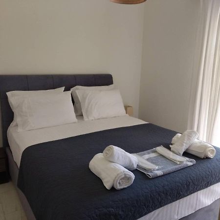 Epavlis Apartment Néa Péramos Eksteriør bilde
