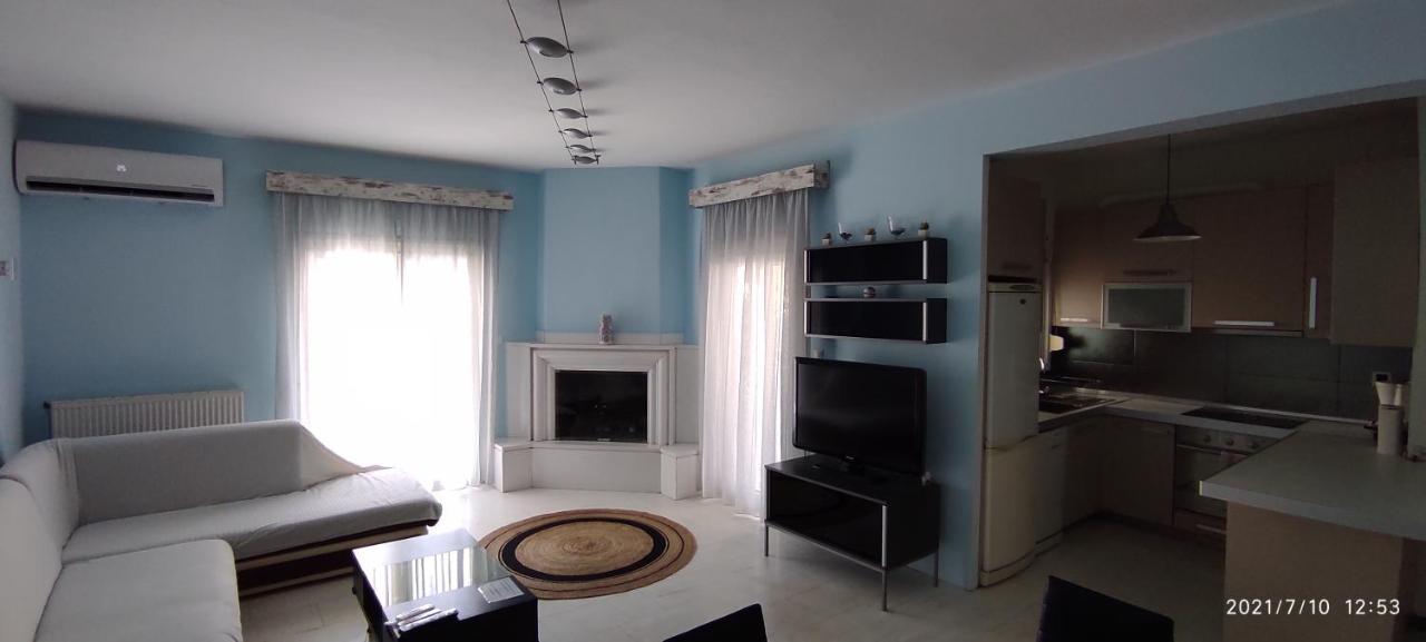 Epavlis Apartment Néa Péramos Eksteriør bilde