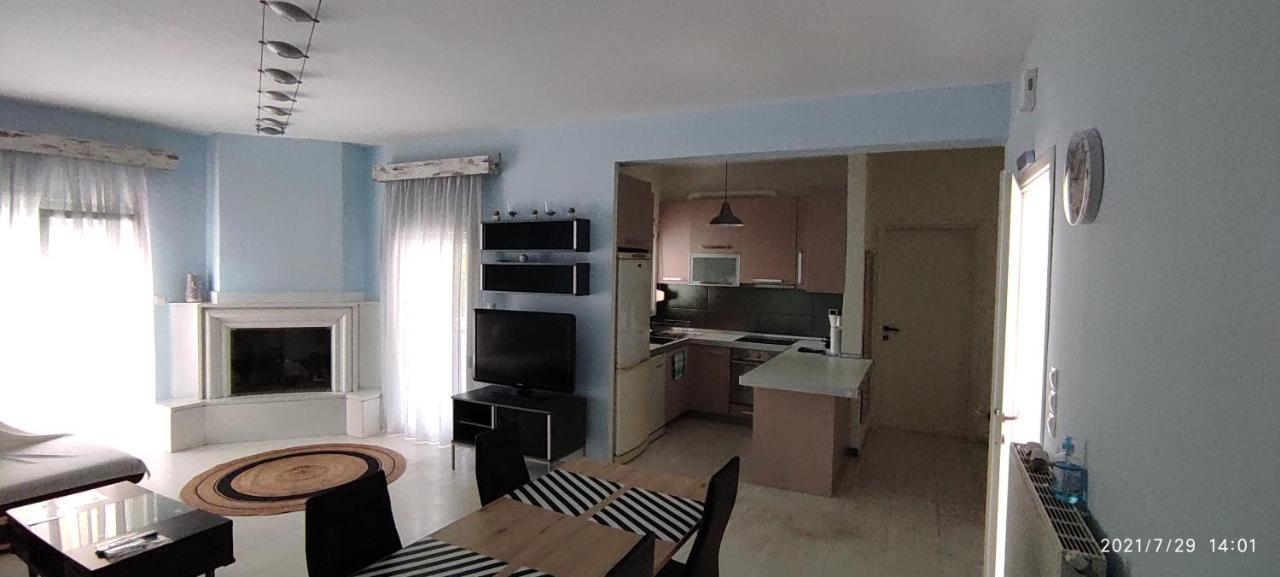 Epavlis Apartment Néa Péramos Eksteriør bilde