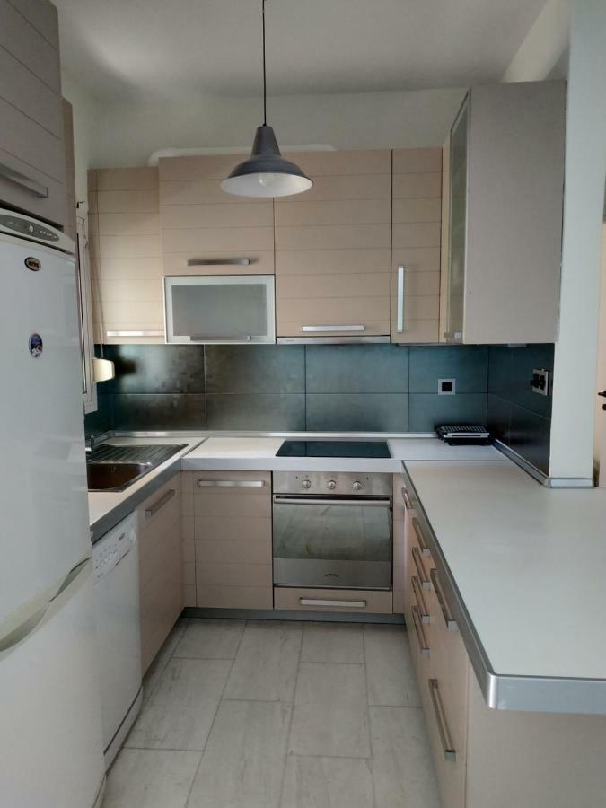 Epavlis Apartment Néa Péramos Eksteriør bilde