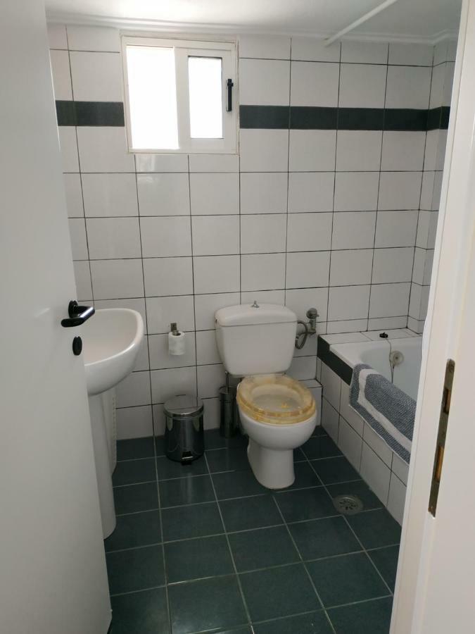 Epavlis Apartment Néa Péramos Eksteriør bilde